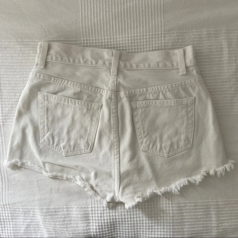 Pre-Loved Brandy Melville White Jean Shorts in Size Small - Picture 2 of 7